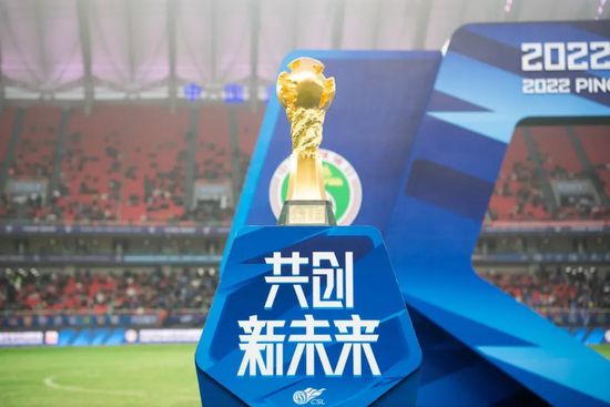 记者：尤文图斯确实有意引进克罗斯 并且已经进行考察据意大利国家体育电台记者帕加尼尼报道，尤文图斯已经对克罗斯进行了考察。
